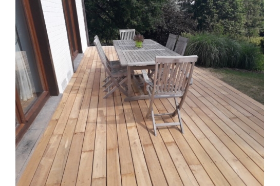 Terrasse Faux Acacia Robinier 21mmx120mm abouté